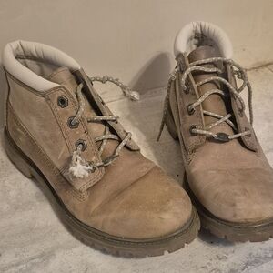 Woman's Tan Timberlands
